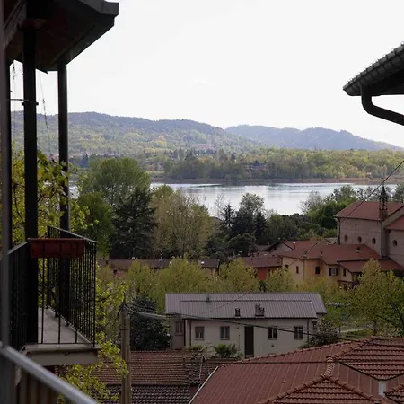 Vista Lago-Appartamento Funzionale Con Vista Varese Exterior foto