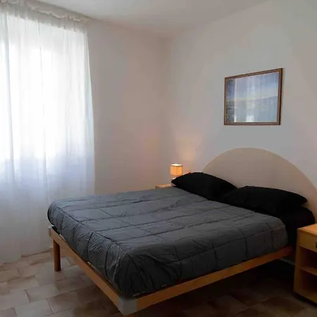 Vista Lago-Appartamento Funzionale Con Vista Varese Exterior foto
