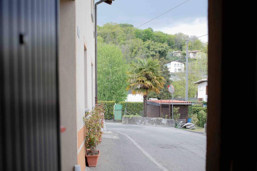 Vista Lago-appartamento Funzionale Con Vista Apartment Varese